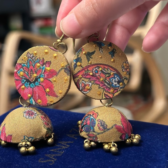 Gold Earrings - Picture 2 of 2